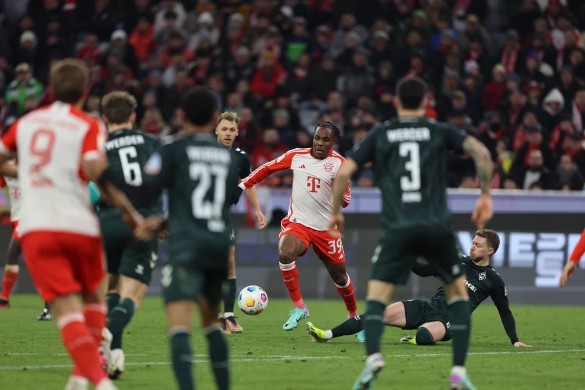 Obrazek newsa : Bundesliga: Poważna wpadka Bayernu, Bawarczycy przegrywają z Werderem [WIDEO]