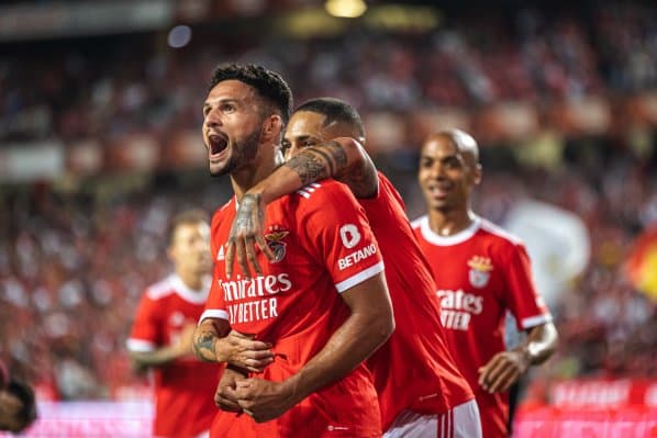Obrazek newsa : LM: Benfica nie zwalnia i strzela gola na 3:0! [WIDEO]