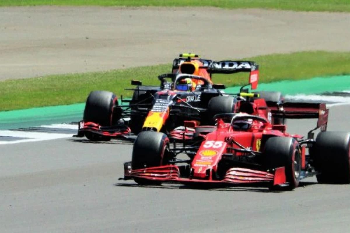 Obrazek newsa : Carlos Sainz najszybszy przed kwalifikacjami
