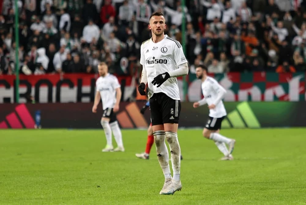 Obrazek newsa : PKO Ekstraklasa: Legia Warszawa nie odpuszcza. Triumfuje w Zabrzu (WIDEO)