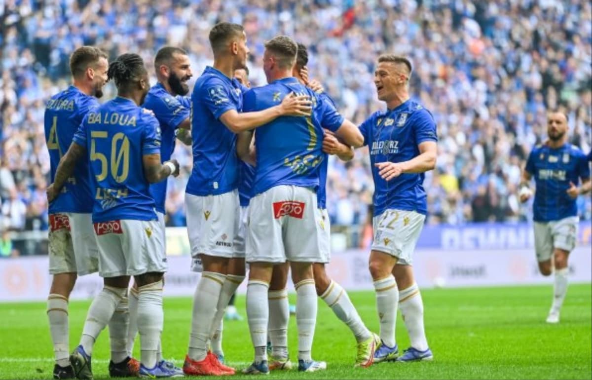 Obrazek newsa : 5 lat i koniec! Lech Poznań pożegnał swoją . "Bardzo dziękujemy"