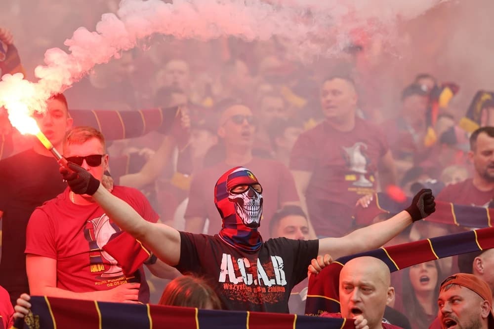 Obrazek newsa : Pogoń Szczecin powoli wychodzi na prostą. Właściciel klubu zdradził, ile wynosi dług