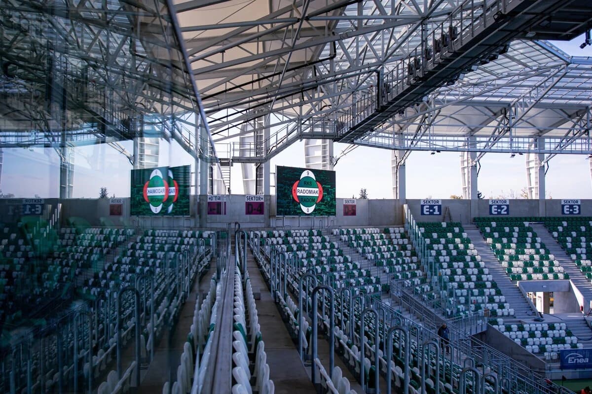 Obrazek newsa : Jeden punkt w dwóch meczach. Trener na wylocie z klubu Ekstraklasy