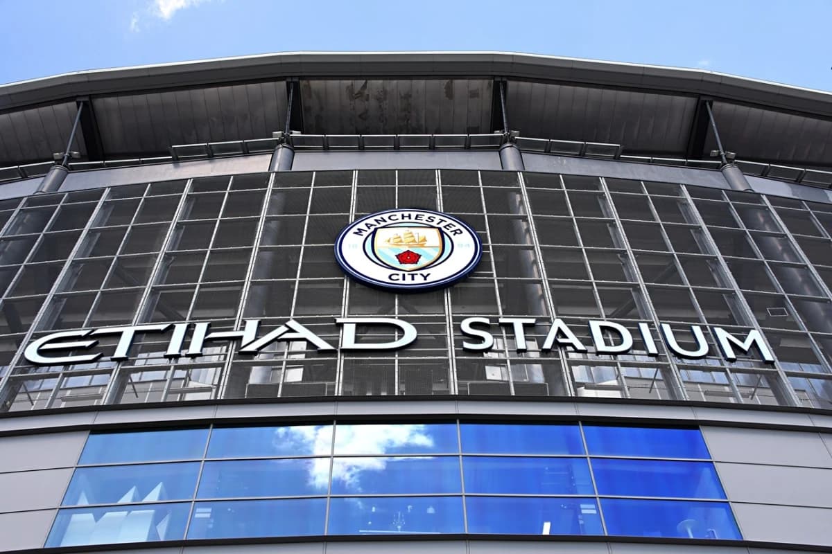 Obrazek newsa : 830 mln funtów dla Manchesteru City. Pojawiają się sprzeczności w sprawie źródła pieniędzy