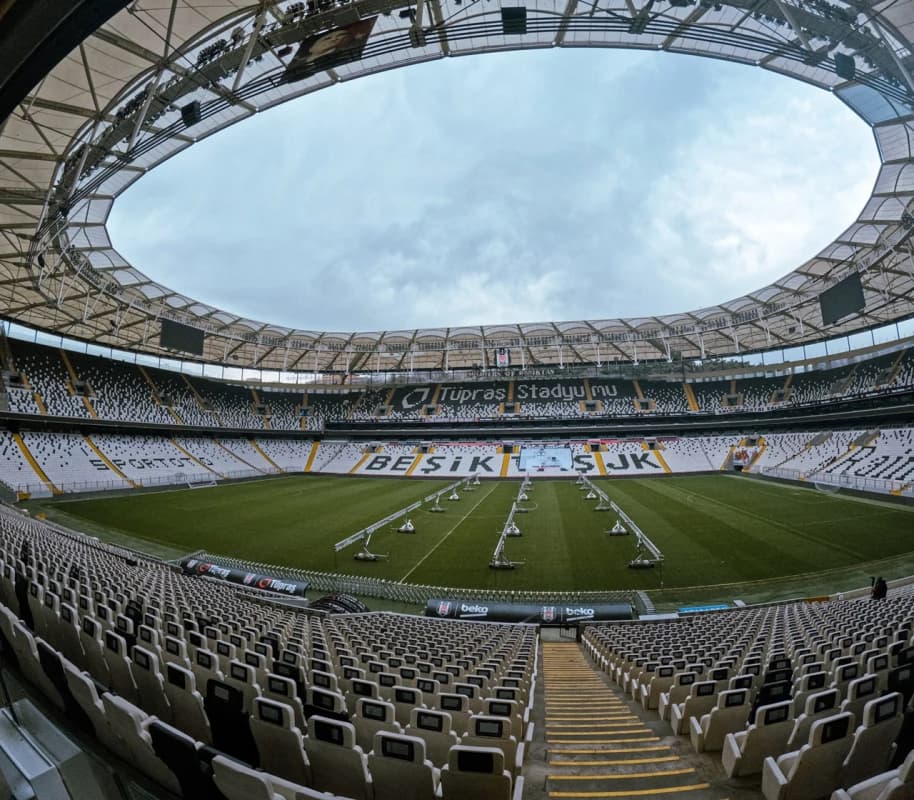 Obrazek newsa : Nieścisłości w płatnościach za Muciego! Besiktas uderza w Legię!