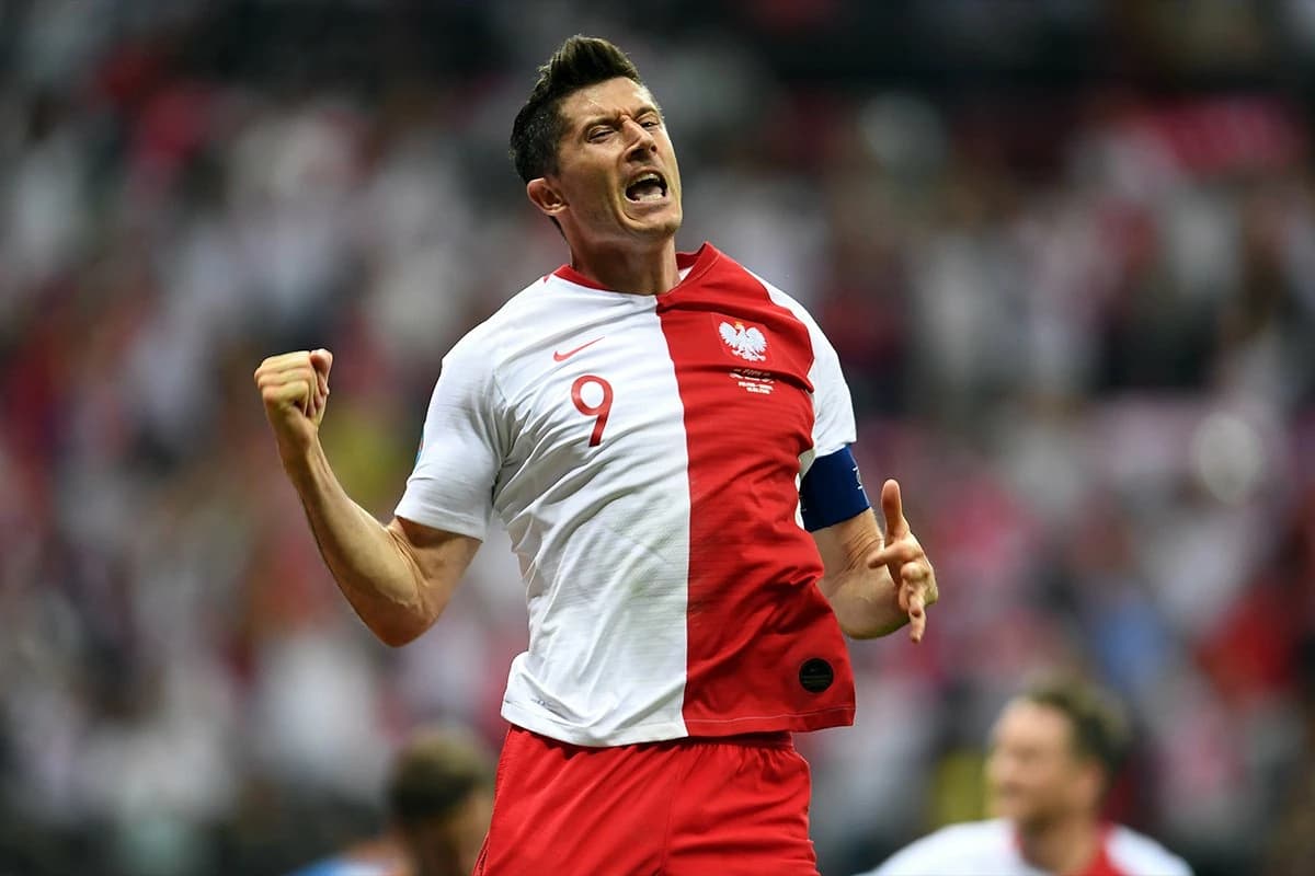 Obrazek newsa : Michał Probierz ogłosił powołania na mecze z Czechami i Łotwą!
