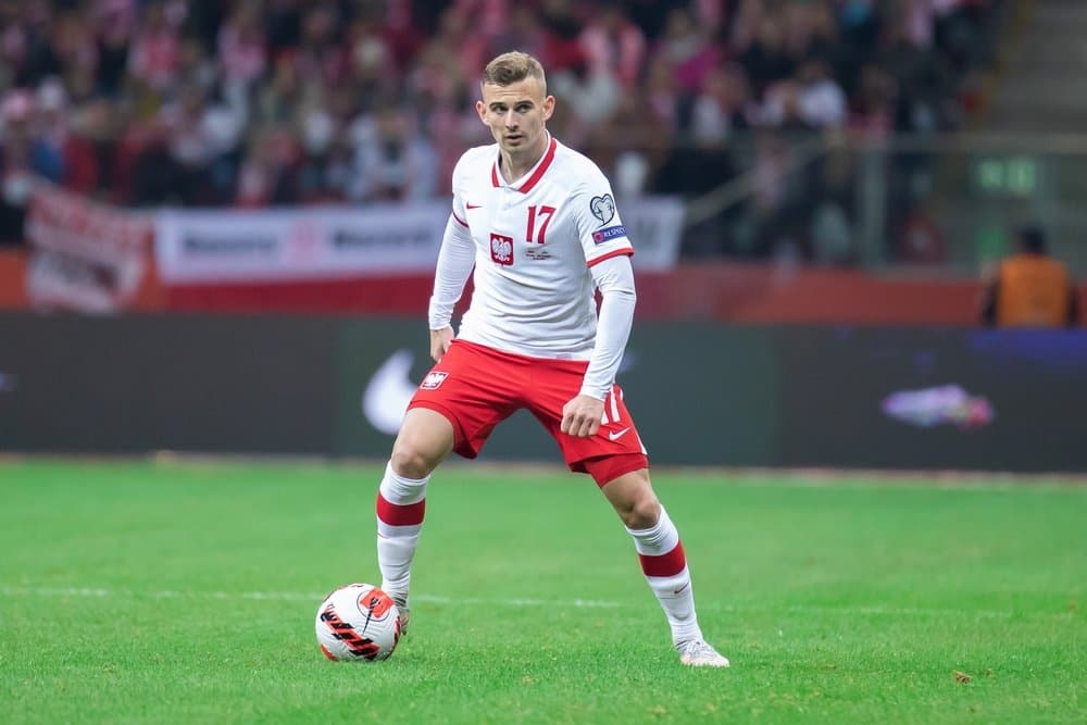 Obrazek newsa : Kacper Kozłowski (jeszcze) nie zadebiutuje w Brighton. Kolejne wypożyczenie pomocnika