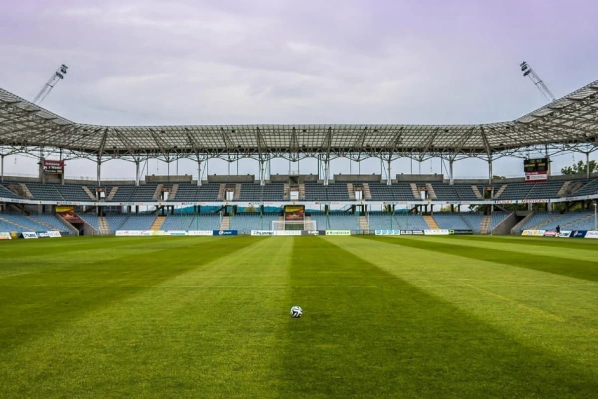 Obrazek newsa : Adrian Mierzejewski potwierdził odejście z Chin. Gdzie trafi? Znamy kierunek!