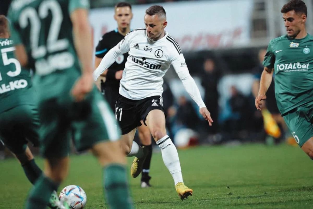 Obrazek newsa : Rewolucja w Warcie Poznań! Klub zmienił trenera i będzie bez dyrektora sportowego