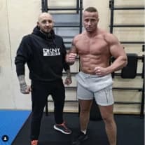 Denis Załęcki będzie wyjaśniał hejterów? Freak-fighter się odnosi