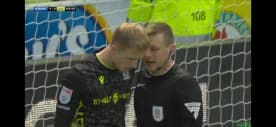 Championship: Kuriozalny samobój... bramkarza (WIDEO)
