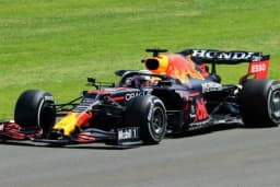Obrazek news: GP Węgier: Verstappen na drugim miejscu dzięki odważnej strategii Red Bulla