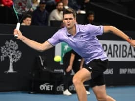 Turniej ATP w Estoril: Hurkacz w kolejnej rundzie, choć pod presją