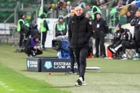 "Nie możemy tak grać w piłkę". Vuković bije na alarm przed meczem Raków - Widzew. Mówił też o problemach kadrowych