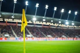 Polski napastnik zmienia klub. Ma za sobą świetną rundę